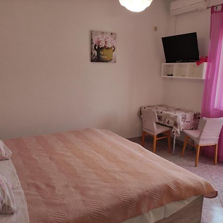 Jurandvor 7A Lovric Apartman Baška Kültér fotó