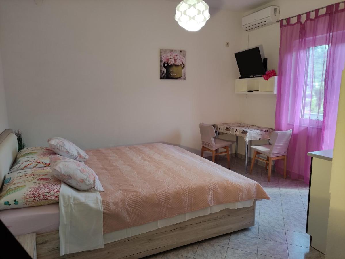 Jurandvor 7A Lovric Apartman Baška Kültér fotó